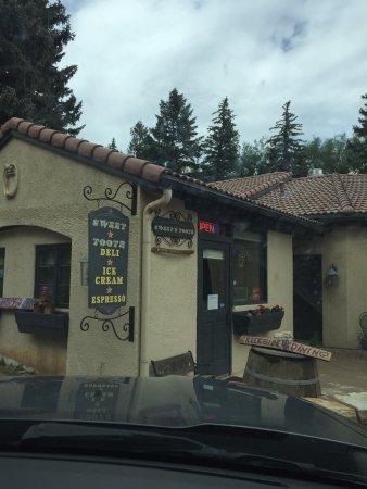 Sweet Tooth Cafe and Ice Cream