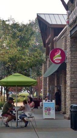 Menchie's Marketplace at Centerra