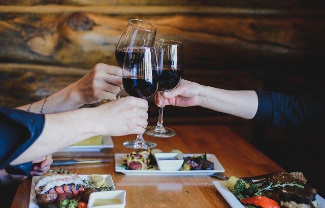 Twin Owls Steakhouse