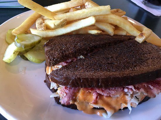 Patty Jewett Bar & Grill