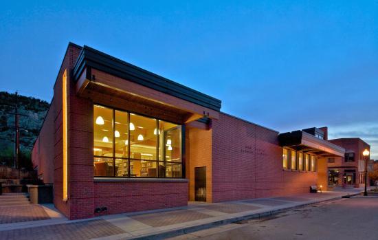 New Castle Branch Library